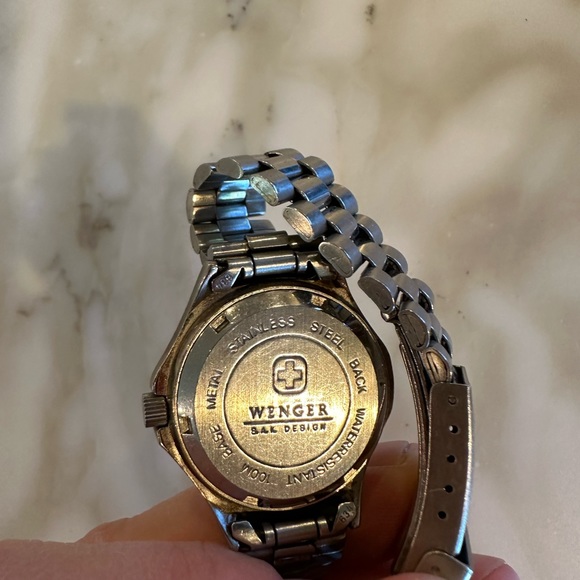 Woman’s Swiss army watch Wenger design circa 1994. - Picture 3 of 4